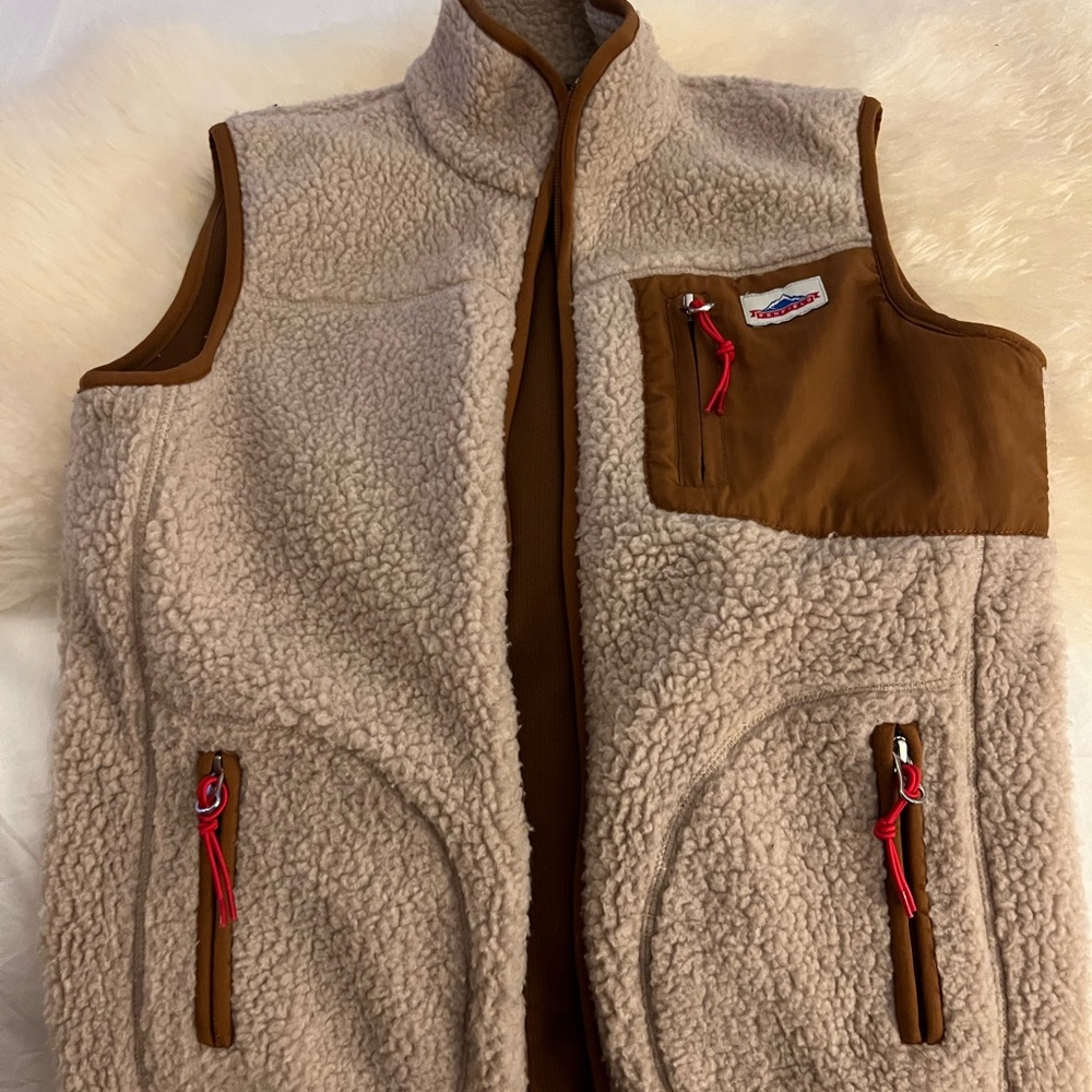Beautiful Beige, teddy bear woolly vest with pockets and zippers.